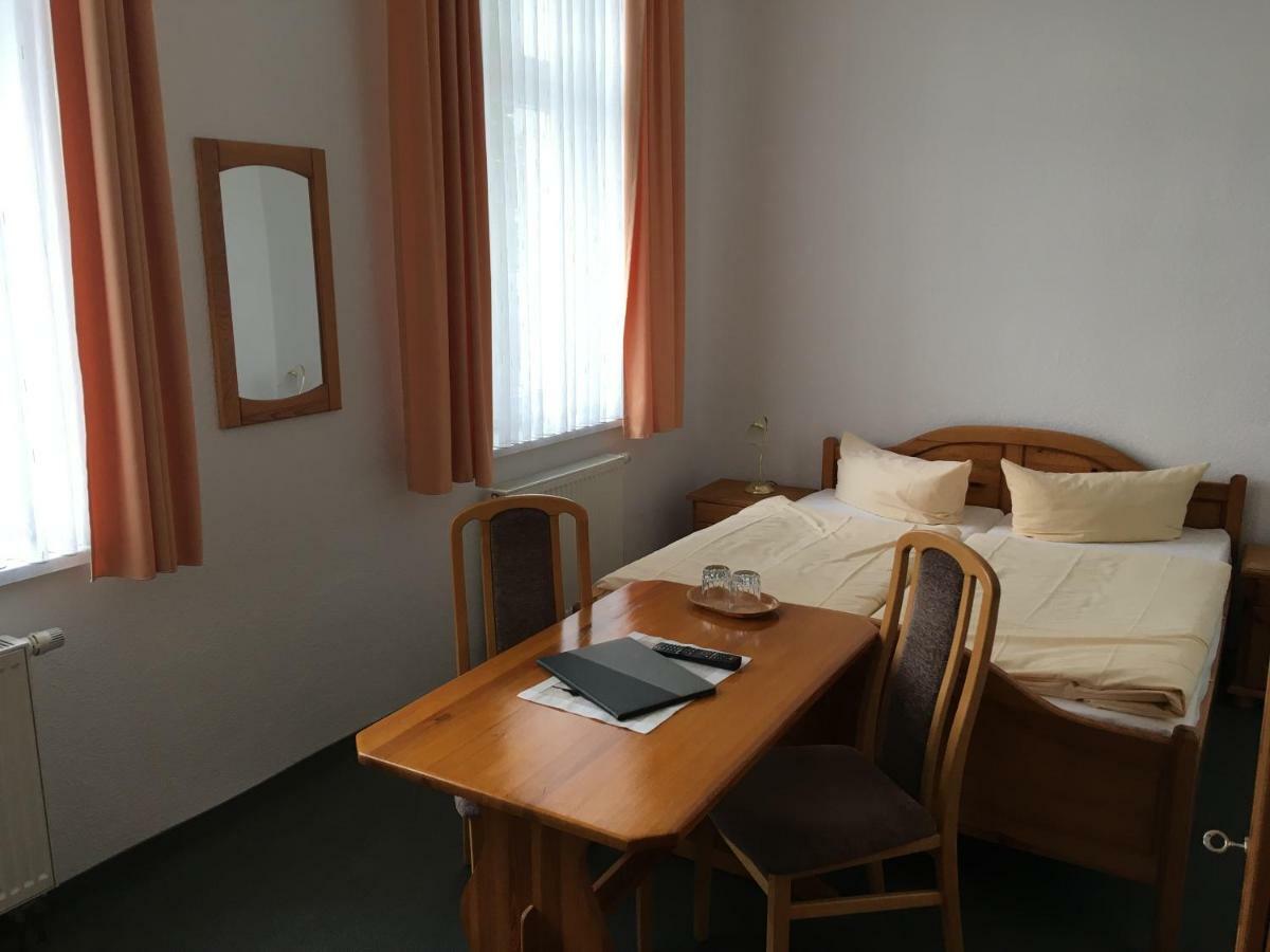 Stadtsee-Pension Темплин Экстерьер фото